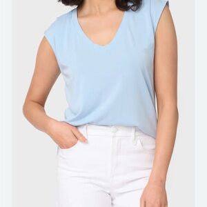 Gibsonlook Favorite Luxe Essentials V-NeckTee. Light Sky Blue. Large